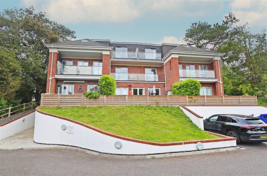 Images for Red House Apartments, 269 Sanderstead Road, South Croydon EAID:TT BID:JDE1