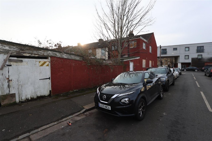 Images for Sanderstead Road, South Croydon EAID:TT BID:JDE1