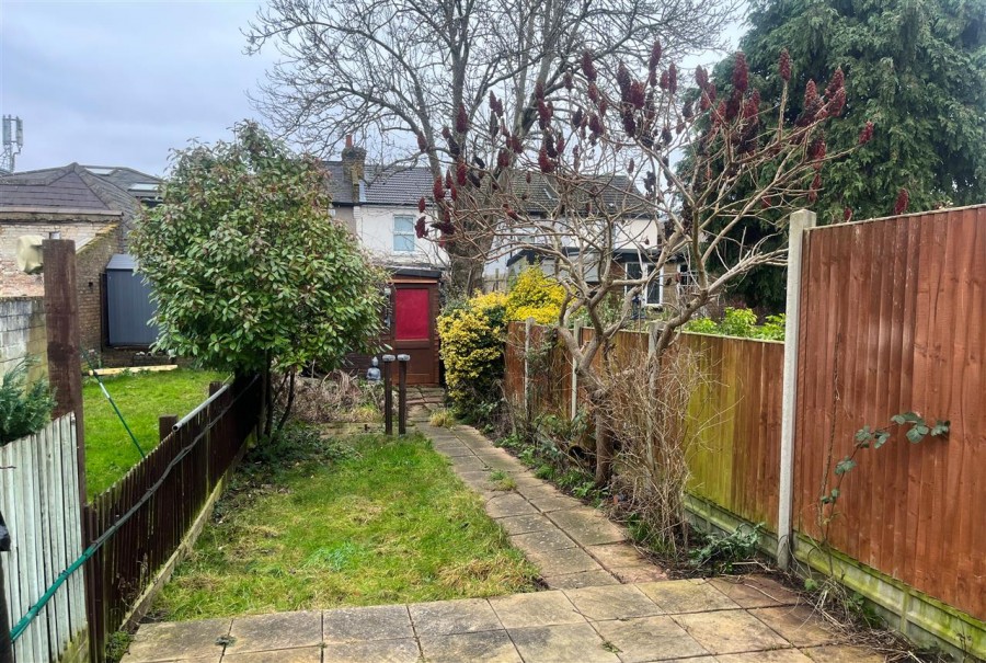 Images for Bynes Road, South Croydon EAID:TT BID:JDE1